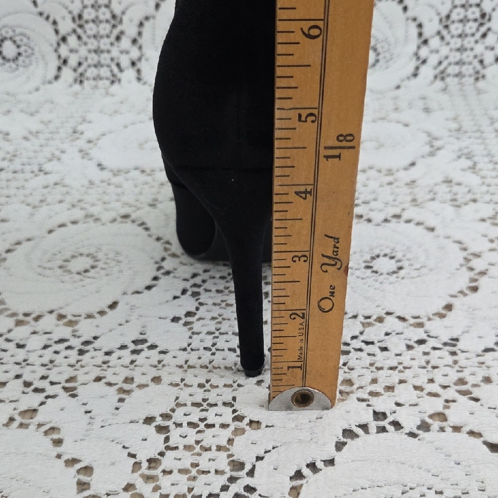 Cape Robbin Black Velvet Lace-Up Ankle Boots with Red Rose Embroidery Size 10 - Picture 9 of 12